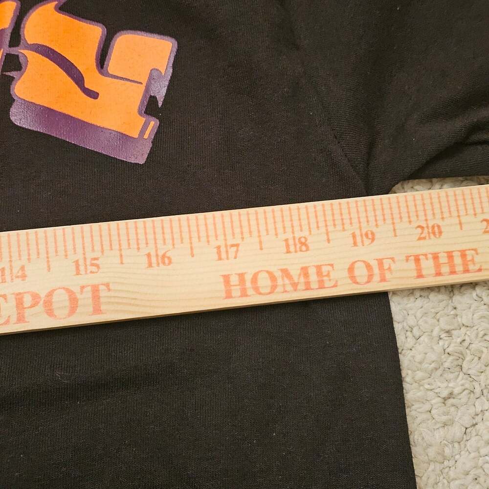 Jersey City Men's Medium Black Graphic T-Shirt Orange Purple NWT Streetwear - Picture 6 of 7